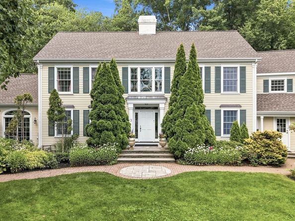 3 Hazelwood Cir, Andover MA 01810