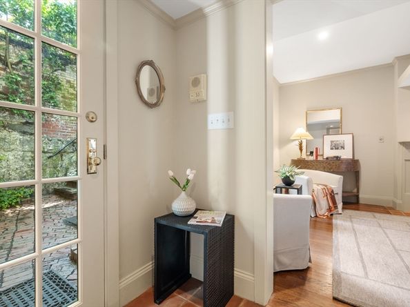 21 Walnut M, Boston MA 02108
