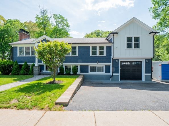 159 Mishawum Rd, Woburn MA 01801
