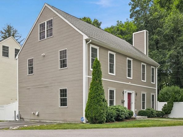 18 Rosegate Rd, Needham MA 02494