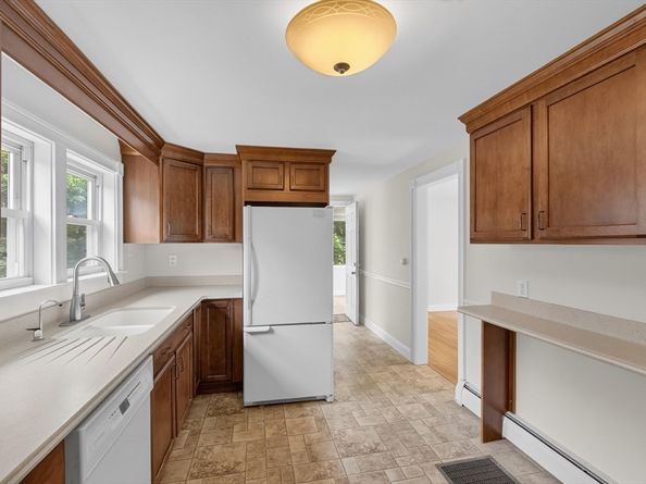 308 Union St, Leominster MA 01453