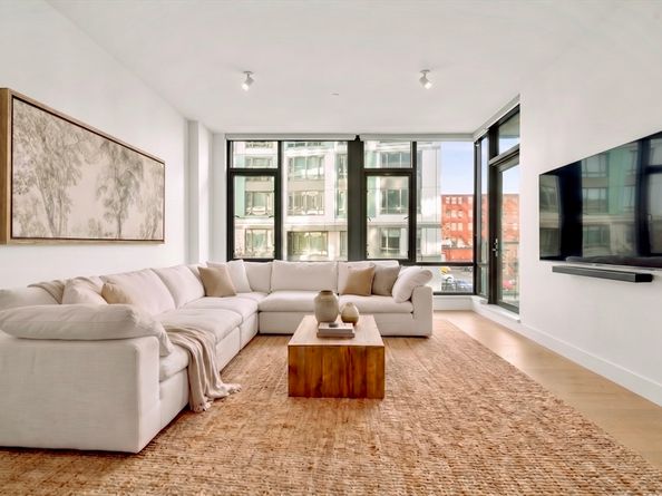 40 Traveler St 207, Boston MA 02118