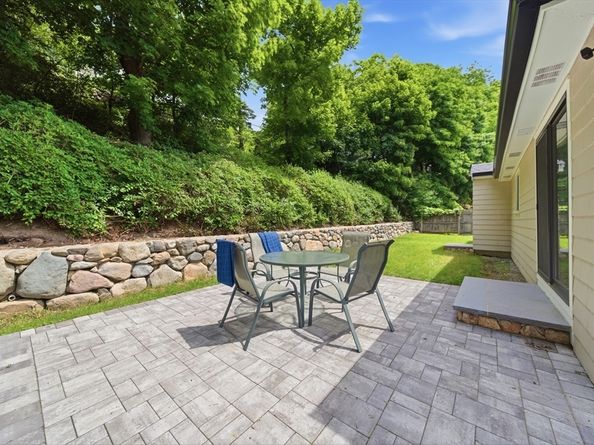 18 Travis Dr, Newton MA 02467