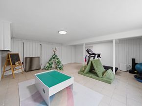 18 Travis Dr, Newton MA 02467