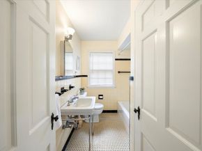 89 Melrose Ave, Needham MA 02492