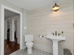 20 Worcester St, Grafton MA 01519