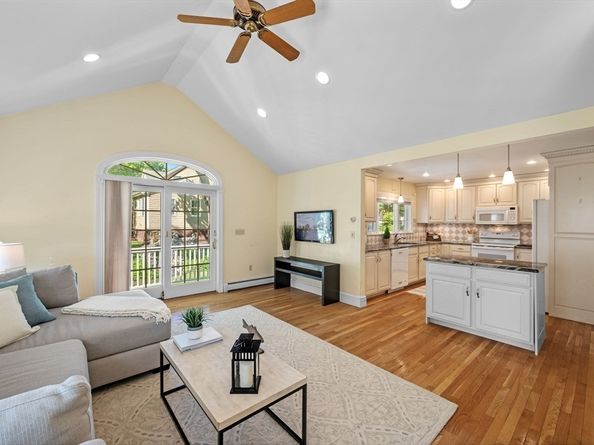 239 Granite St, Rockport MA 01966