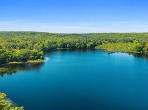 35 Keyes Rd, Westford MA 01886