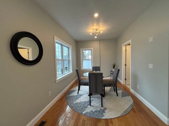 10 Windsor Street E, Worcester MA 01605