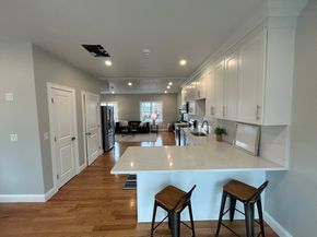 10 Windsor Street E, Worcester MA 01605