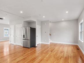 10 Windsor Street E, Worcester MA 01605