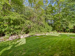 113 Colonel Hunt Dr, Abington MA 02351