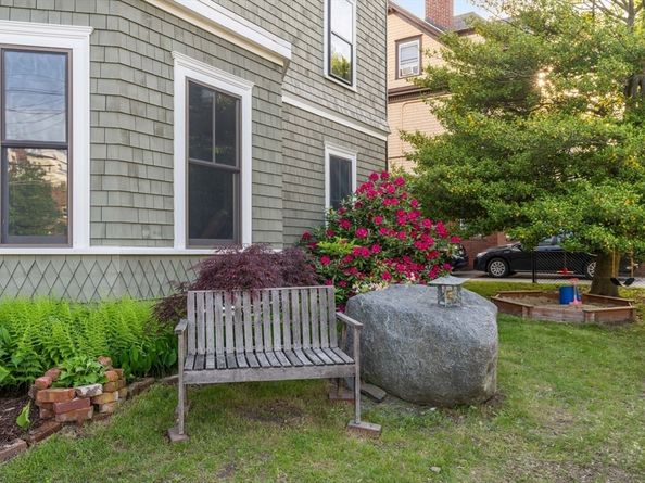 172 Summer St, Somerville MA 02143