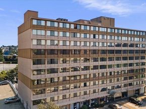 70 Southbridge St 811, Worcester MA 01608