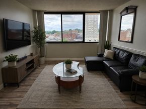 70 Southbridge St 811, Worcester MA 01608