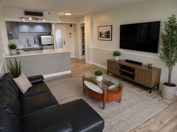 70 Southbridge St 811, Worcester MA 01608