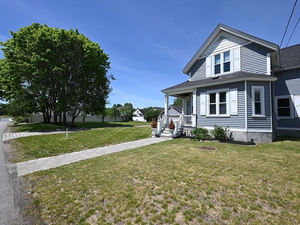 24 Brouilette St 24, Chelmsford MA 01863