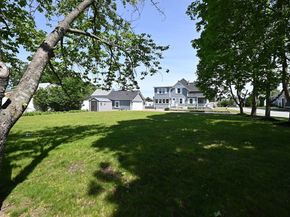 24 Brouilette St 24, Chelmsford MA 01863