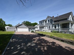 24 Brouilette St 24, Chelmsford MA 01863
