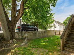 6 Minot St, Stoneham MA 02180