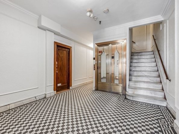 249 Chestnut Hill Avenue 54, Boston MA 02135