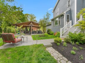 22 Jacobs Rd, Southbridge MA 01550