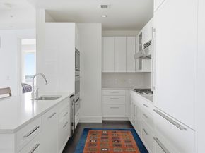 22 Liberty Dr 9F, Boston MA 02110