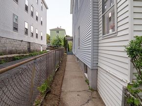 5 Suffield St, Worcester MA 01610