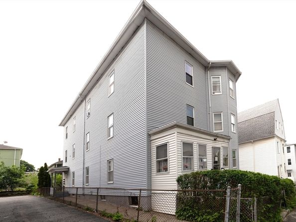 5 Suffield St, Worcester MA 01610