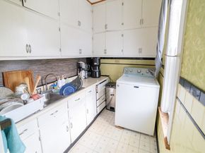 5 Suffield St, Worcester MA 01610