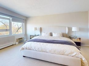 10 Hammond Pond Parkway 607, Newton MA 02467