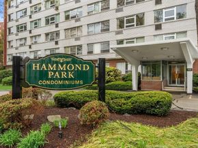10 Hammond Pond Parkway 607, Newton MA 02467