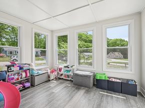 18 Carleton Rd, Leicester MA 01542