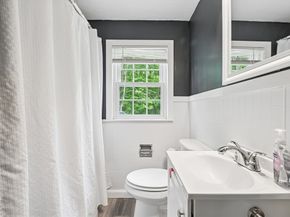 18 Carleton Rd, Leicester MA 01542