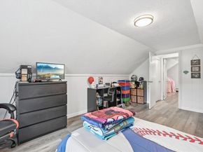 18 Carleton Rd, Leicester MA 01542