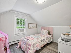 18 Carleton Rd, Leicester MA 01542