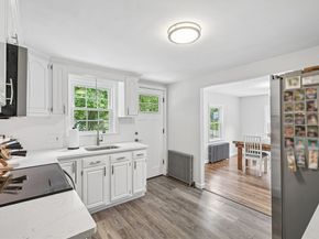 18 Carleton Rd, Leicester MA 01542