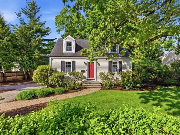 213 Hunnewell Street, Needham MA 02494