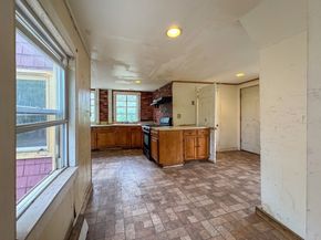 484 S Franklin St, Holbrook MA 02343