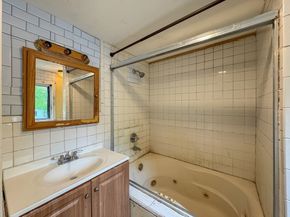 484 S Franklin St, Holbrook MA 02343