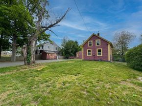 484 S Franklin St, Holbrook MA 02343