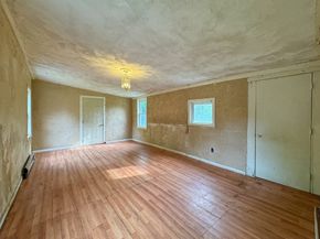 484 S Franklin St, Holbrook MA 02343