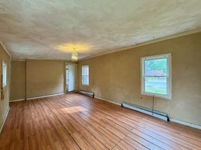 484 S Franklin St, Holbrook MA 02343