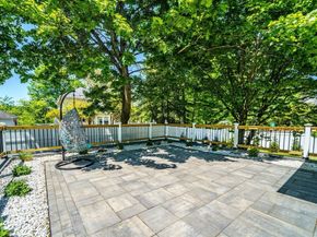 37 Oakland St, Wellesley MA 02481