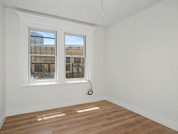 51 Park Drive 27, Boston MA 02215
