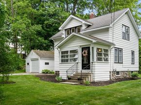 107 Winter Hill Rd, Holden MA 01520