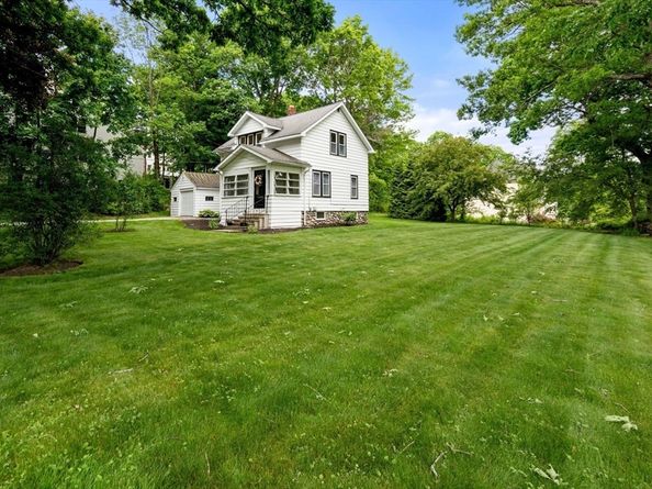 107 Winter Hill Rd, Holden MA 01520