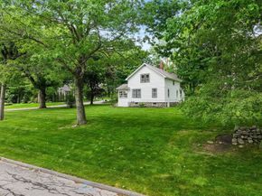 107 Winter Hill Rd, Holden MA 01520
