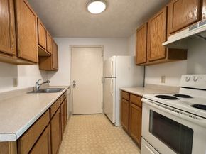 25 Village Rock Ln 12, Natick MA 01760