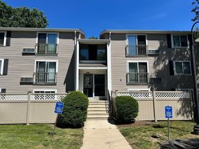25 Village Rock Ln 12, Natick MA 01760